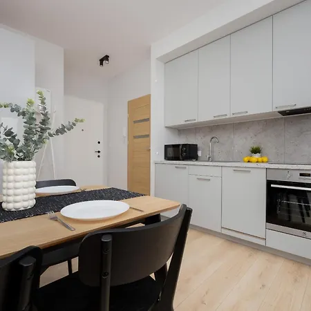Stylish Apartments With Parking By Noclegi Renters Warsaw Exterior photo